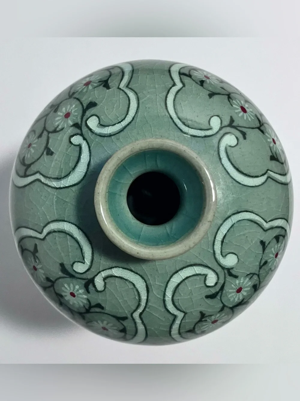 Vintage CELADON KOREAN Sanggam Inlaid MAEBYEONG VASE / Crackle Glaze / SIGNED